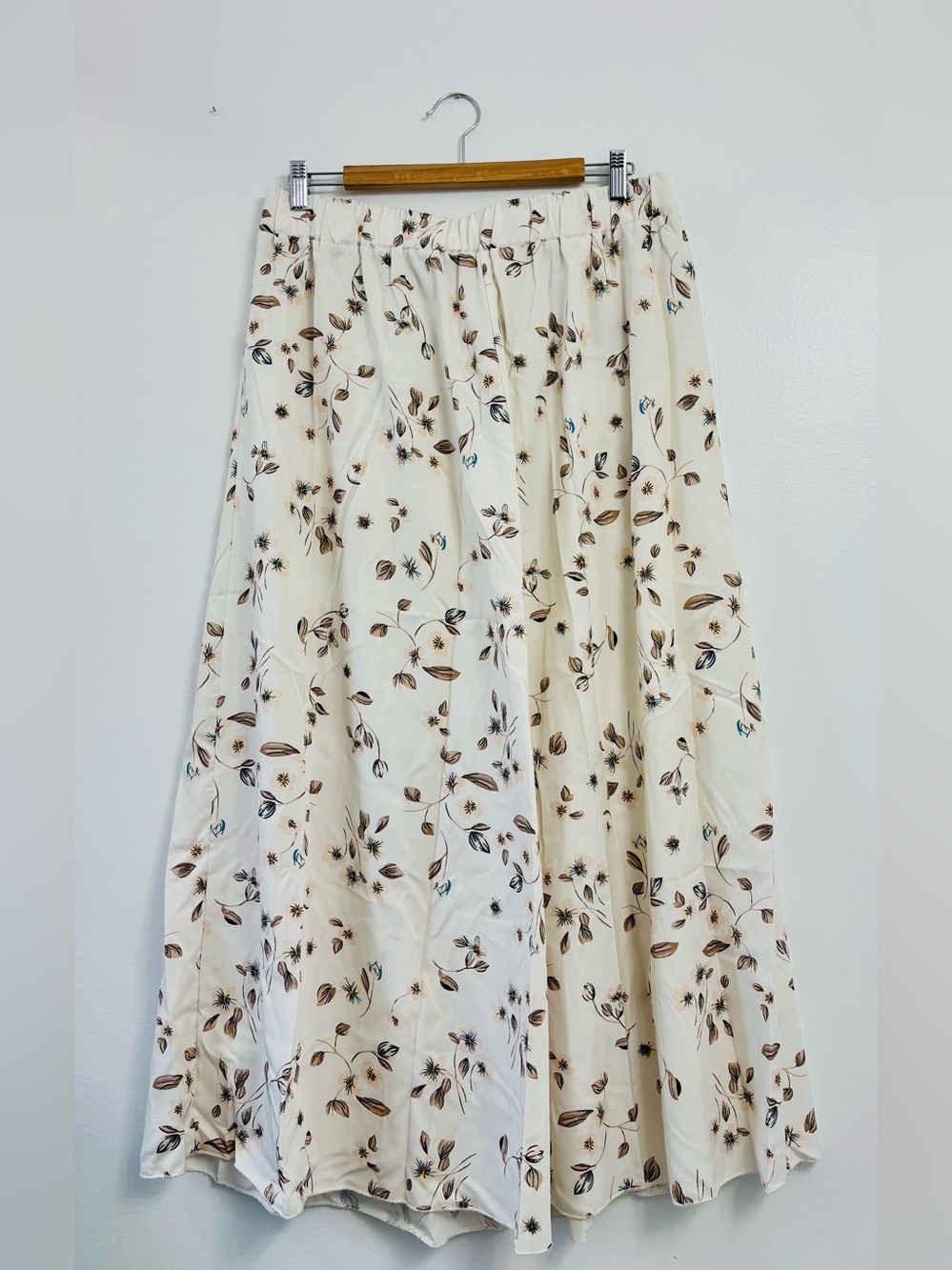 Women's Cream Floral Maxi Skirt, Size L-XL